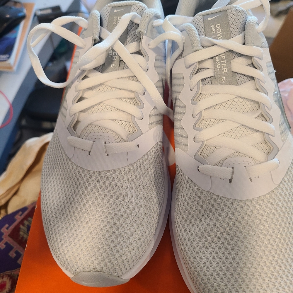 Nike never worn shoes